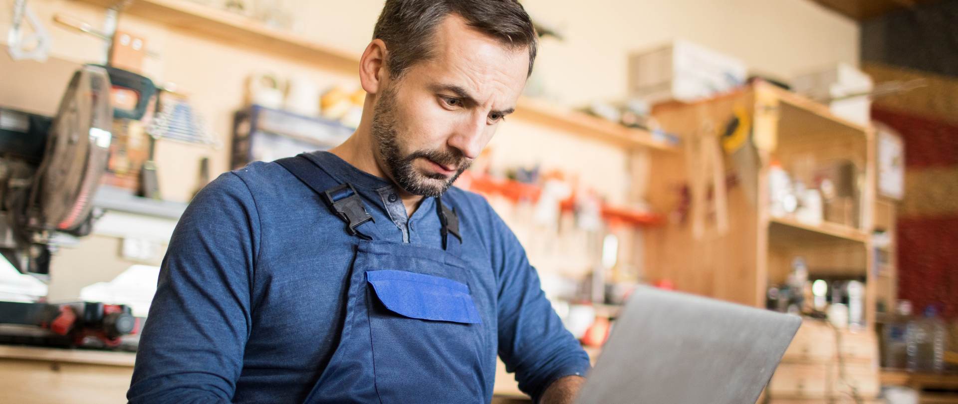 Man searching for local business web design for his service based company